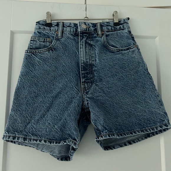 Zara Mid Thigh Shorts- US 2 - Picture 1 of 3